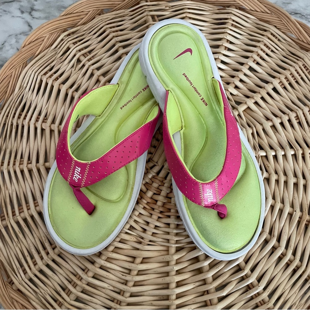 Nike Comfort Thongs Hot Pink and Lime Green Foam Flip Flop Sandals Size 7